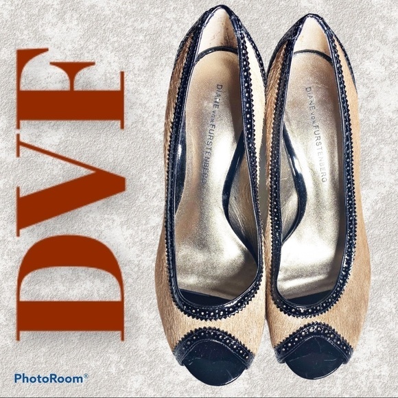 DIANE VON FURSTENBERG Calf Hair Patent Leather Peep Toe Heels, Size 7.5 - Picture 13 of 13